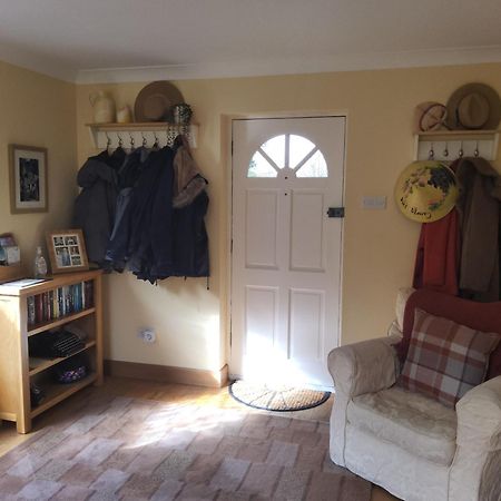 Ha'Penny Acre Bed & Breakfast Sherfield English ภายนอก รูปภาพ