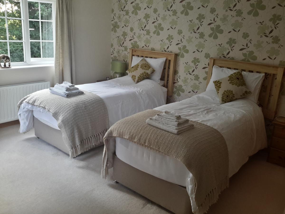 Ha'Penny Acre Bed & Breakfast Sherfield English ภายนอก รูปภาพ