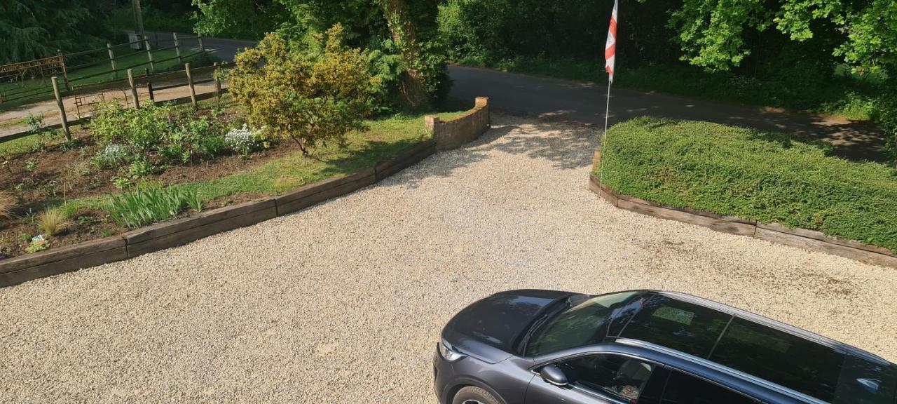 Ha'Penny Acre Bed & Breakfast Sherfield English ภายนอก รูปภาพ