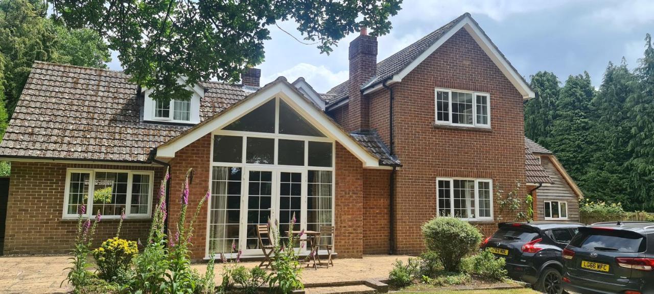 Ha'Penny Acre Bed & Breakfast Sherfield English ภายนอก รูปภาพ